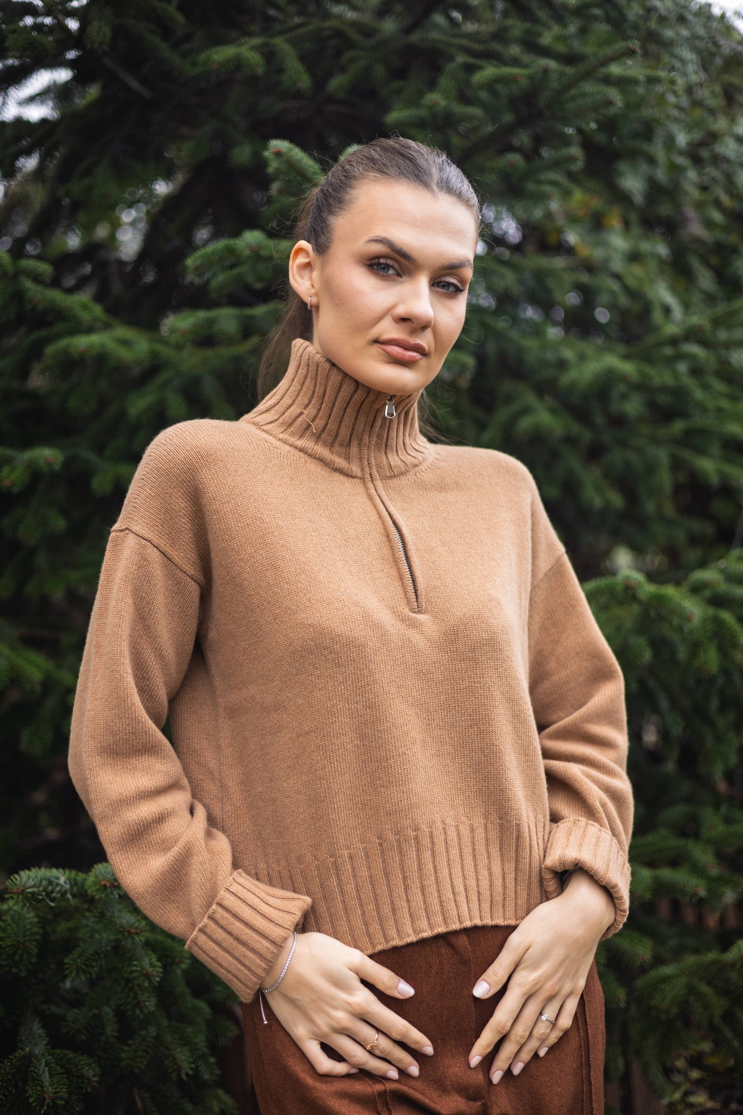 Pulover din mix cu casmir, cu guler inalt si fermoar