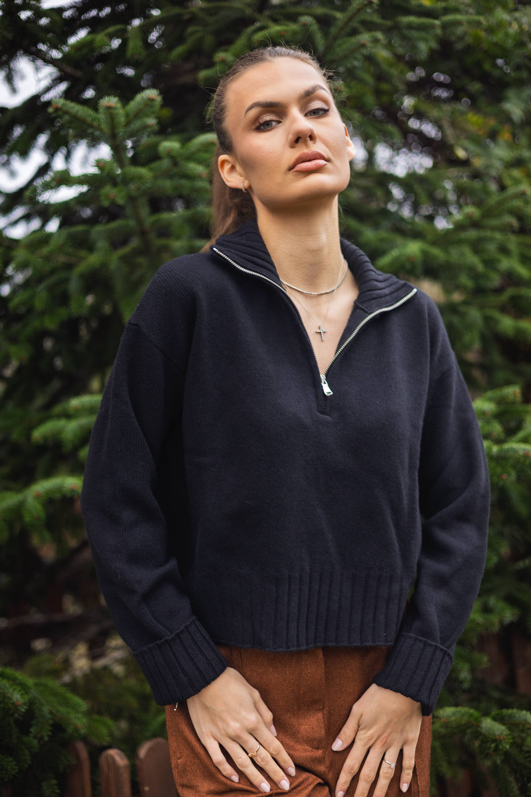 Pulover din mix cu casmir, cu guler inalt si fermoar